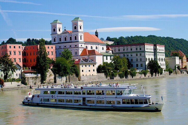 Passau-Stadtrundfahrt-Donau-Sehenswürdigkeit-StadtPassau