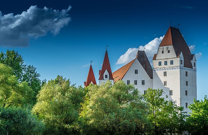 Ingolstadt-NeuesSchloss-Donau-Sehenswürdigkeit-ErichReisinger