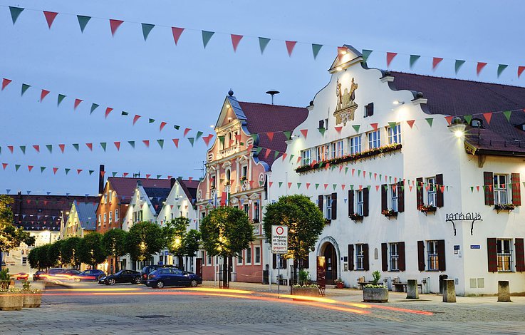 Kelheim - Rathaus und Ludwigsplatz 2